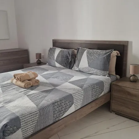 Vakantiehuis Il-girna- Large 3 Bedroom Maisonette Marsaskala