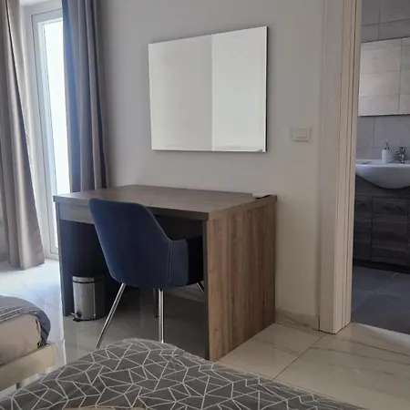 Il-girna- Large 3 Bedroom Maisonette Vakantiehuis