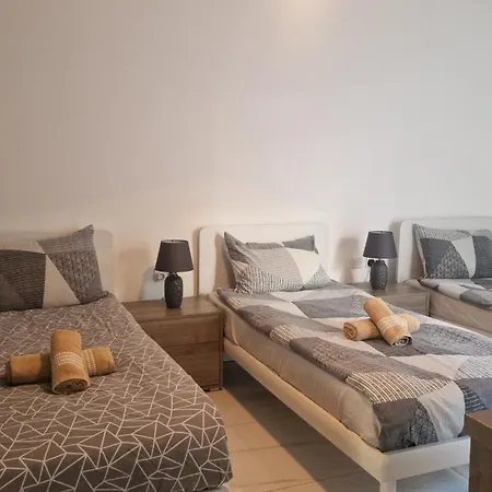 Vakantiehuis Il-girna- Large 3 Bedroom Maisonette Marsaskala