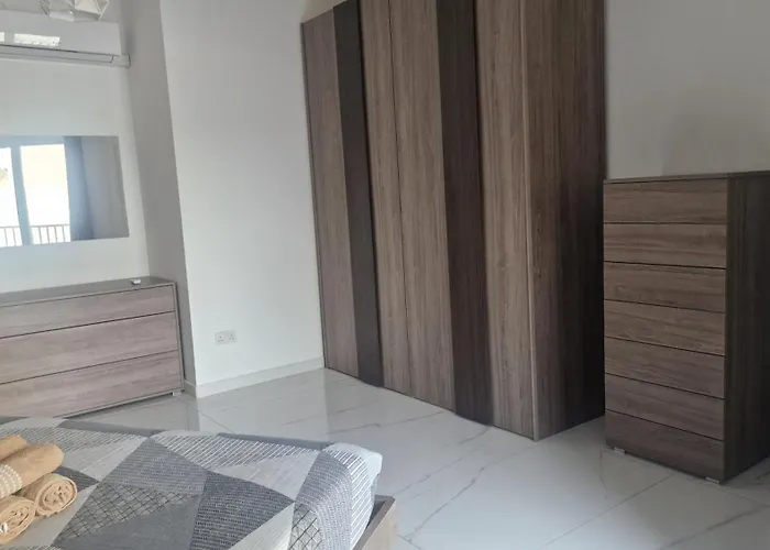 Case de vacanță Il-girna- Large 3 Bedroom Maisonette