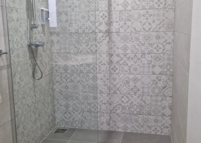 Il-girna- Large 3 Bedroom Maisonette Ferienhaus *