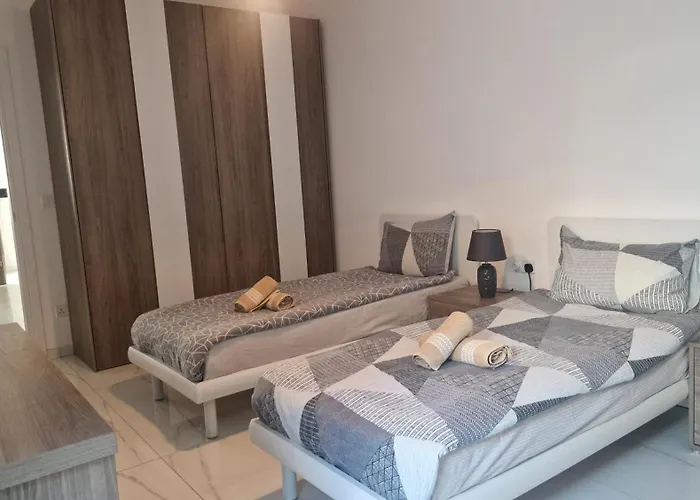 Il-girna- Large 3 Bedroom Maisonette