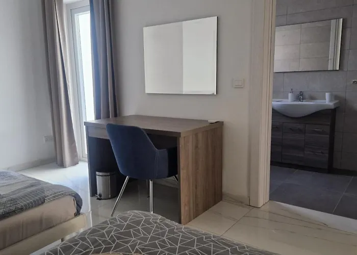 Il-girna- Large 3 Bedroom Maisonette Ferienhaus