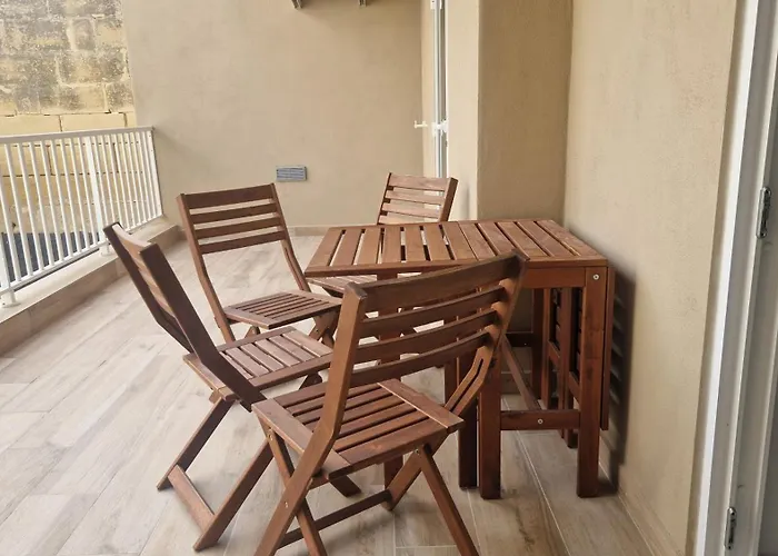 Il-girna- Large 3 Bedroom Maisonette