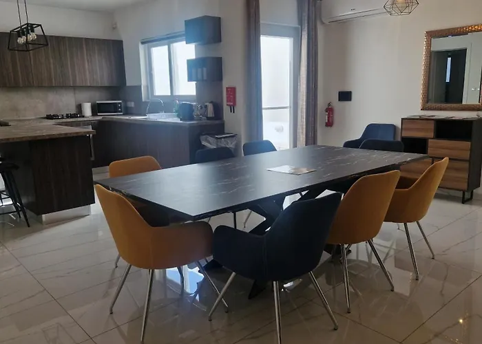 Case de vacanță Il-girna- Large 3 Bedroom Maisonette *
