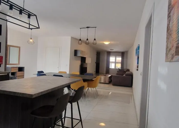 Il-girna- Large 3 Bedroom Maisonette Case de vacanță Marsaskala